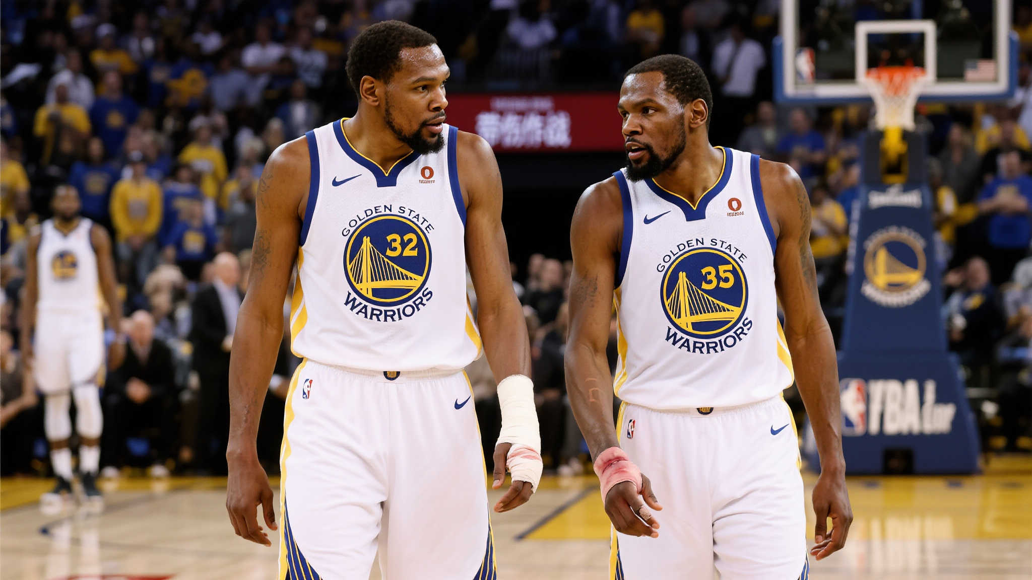 哈利与KD带伤征战总决赛,右跟腱受伤前三度命中三分 对于职业运动员来说,“带伤作战”从来都是一种充满艰